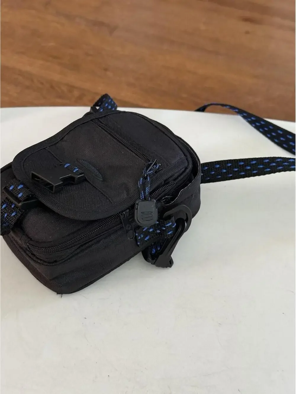 Genuine Samsonite Compact Camera Case Black Adjustable Strap Multiple Pockets